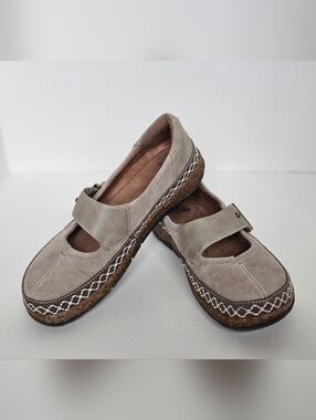 Earth Origins Women's Emme Suede Mary Jane, Khaki size 6M, hook/loop closure EUC